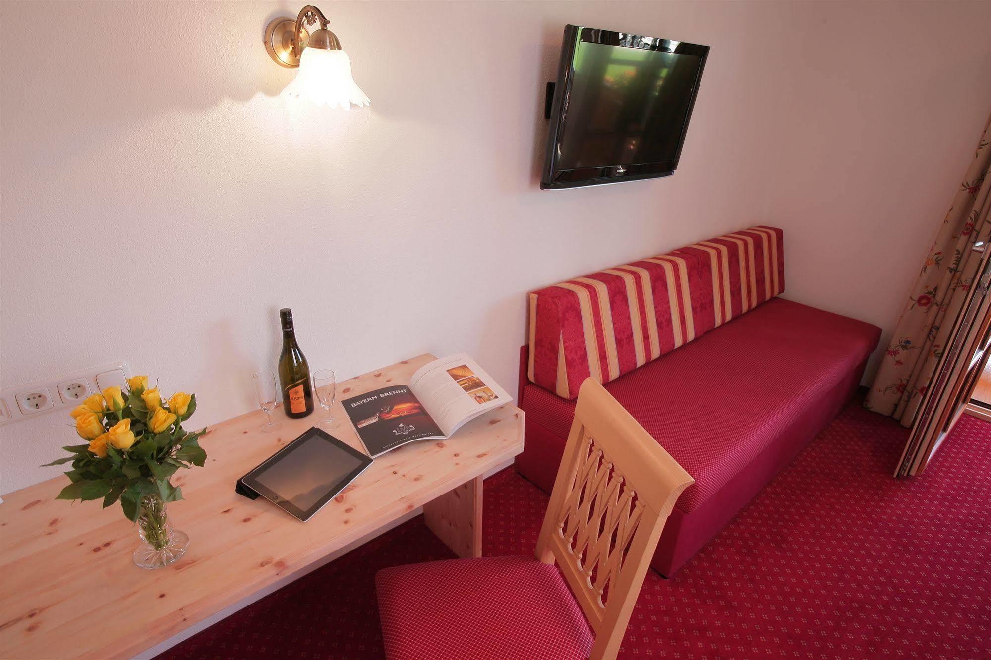 Pension Schweizerhaus Garni ワイアルン エクステリア 写真